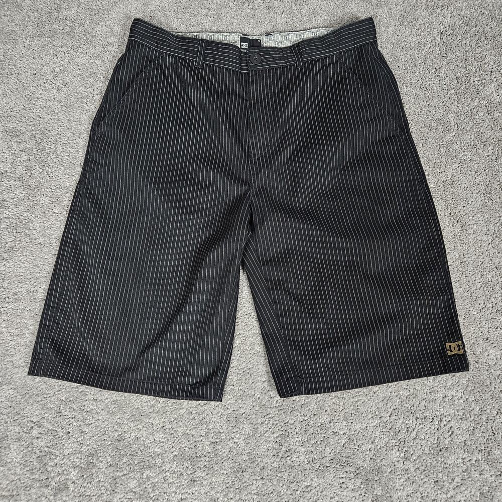 DC Shorts Men's 36 Black Bermuda Pinstripes Skater Streetwear Grunge Punk